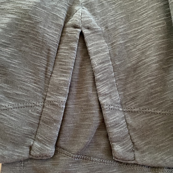 J Jill Pima Shirttail Tunic Top w Side Vents - Picture 10 of 10